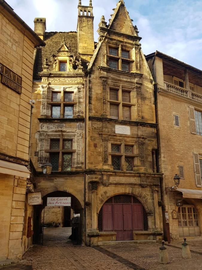 Hotel Confort Le Moulin Rouge Terrasson Exterior foto